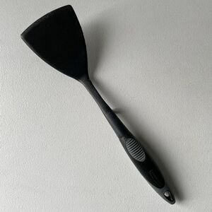 Rubbermaid Black Nylon Turner Spatula Rubber Hand Grip Kitchen Cooking Utensil